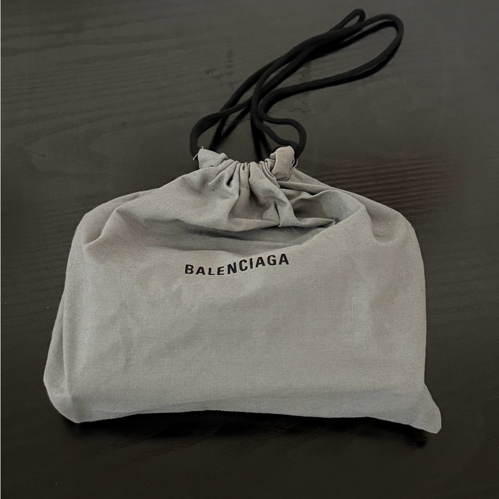 Balenciaga hourglass wallet on chain - Picture 2 of 10